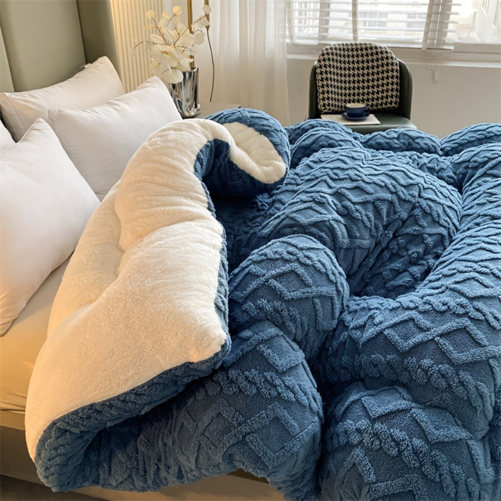 Plush Thick Comforter Blanket ¨C Premium Warm Winter Duvet with 100% Microfiber Fill, Soft Fluffy Bedding for Bedroom & Hotel, Machine Washable (Twin, Full, Queen ¨C Grey & Blue, Excludes Pillowcase)