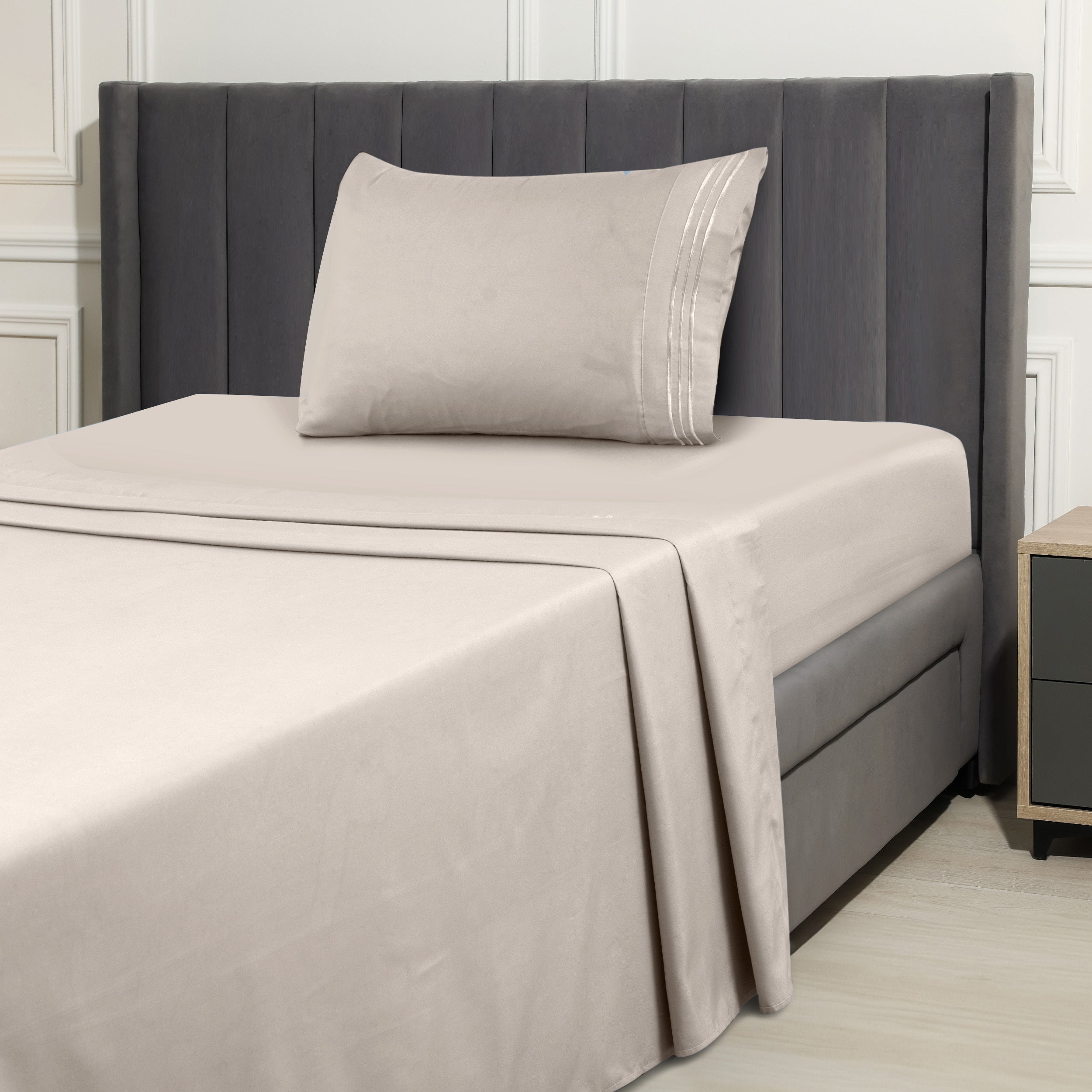 Fitted Sheet Set 4 Piece Microfiber Deep Pocket Bed Sheets - Soft Brushed Bedding Set with Pillowcases, All Season Cooling Sheet Set, 16 Inch Deep Pocket, Multiple Colors & Sizes