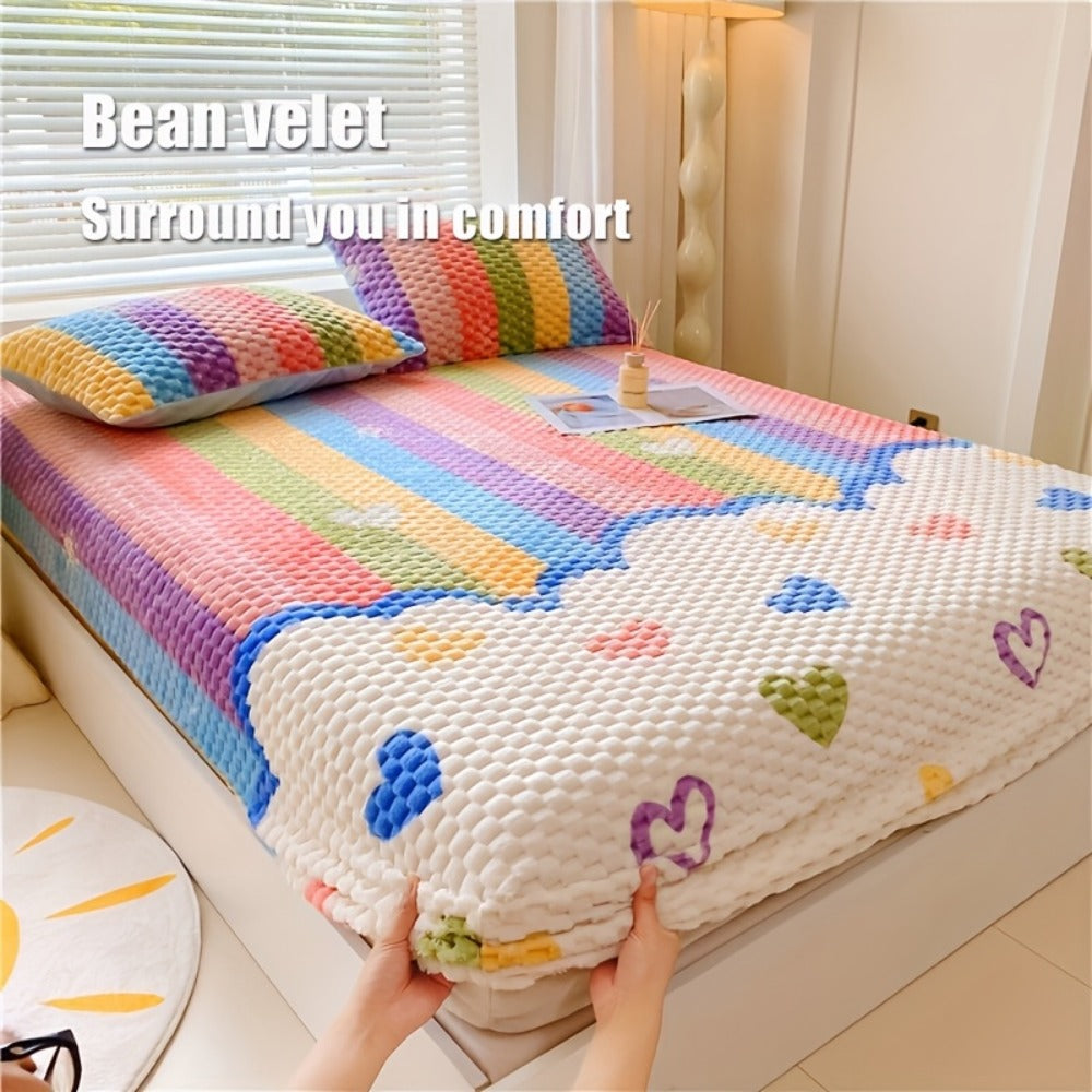 Milk Velvet Fitted Bed Sheet with Heart Carved Design ¨C Soft Mattress Protective Cover, Fully Enclosed Dust Cover, Machine Washable Bedding for Bedroom, Guest Room & Hotel ¨C Twin Full Queen King