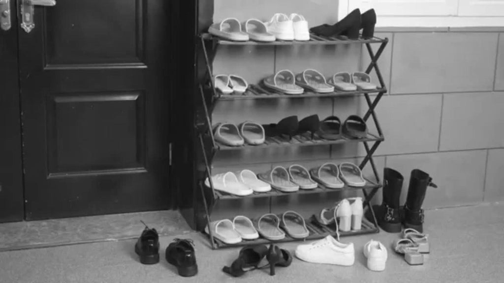 Over the Door Shoe Organizer 40 Pockets with 4 Hooks ¨C Durable Fabric Hanging Shoe Storage for Closet, Entryway & Bedroom ¨C Space-Saving Door Shoe Rack in Gray, White & Black