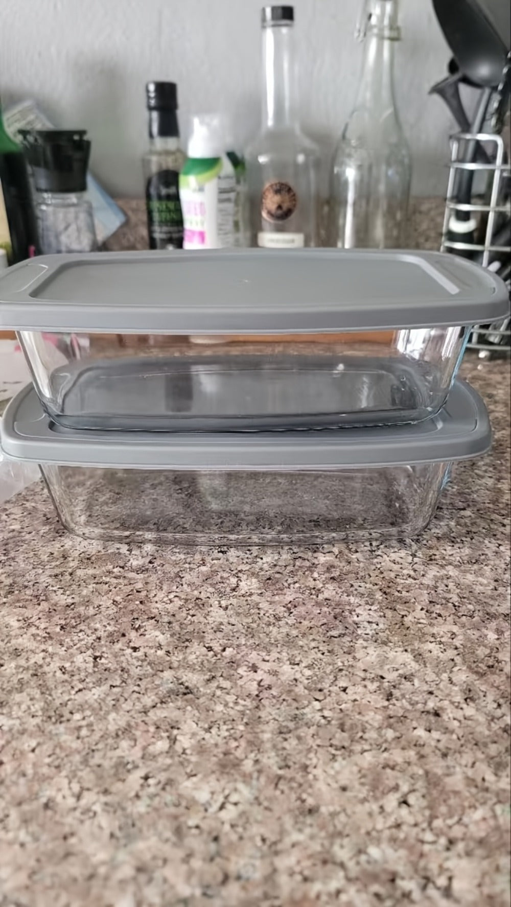 Glass Baking Dish with Lid, 1.9 Qt Rectangular Glass Loaf Pan with Handles, Oven & Microwave Safe Airtight Food Storage Container, Stackable Glass Bread Pan for Baking Bread Cakes, with Silicone Brush