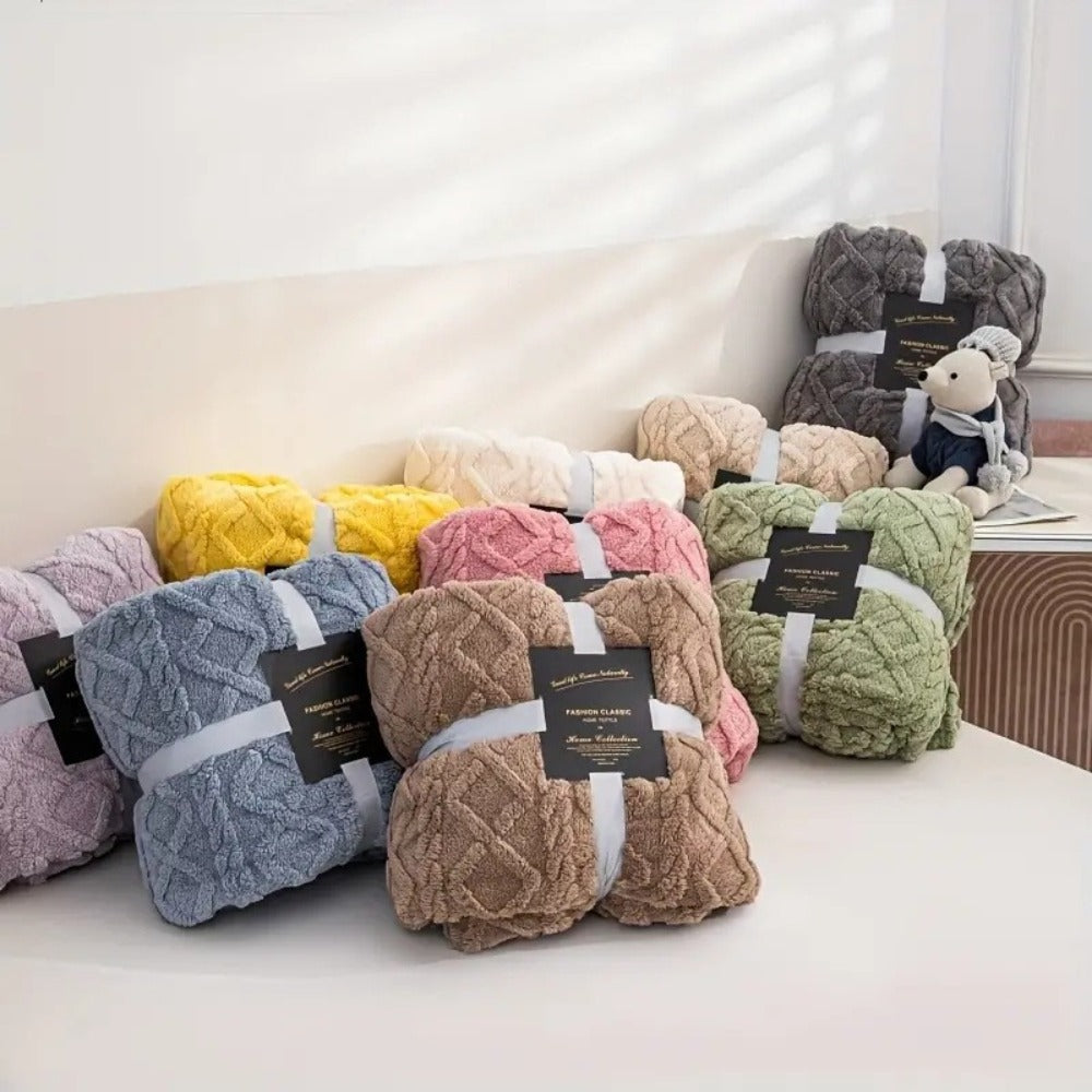 3D Plush Dense Weave Fleece Blanket ¨C Ultra-Soft Warm Throw for Bed, Couch, Travel & Outdoor, Air-Conditioning Friendly, 3 Colors, 2 Sizes