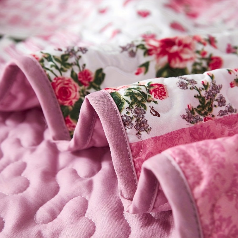 Quilted Bedspread Set 3 Piece Pink Floral Patchwork Comforter Set with 2 Pillowcases, Machine Washable All Season Bed Cover, Soft Breathable Bedroom Bedding Set Twin Full Queen King