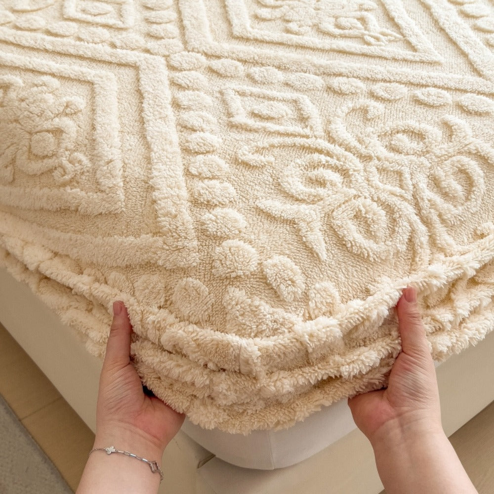 Flannel Fitted Sheet Plush Embossed Texture Soft Warm Mattress Cover for Autumn Winter Twin Full Queen King 4 Colors European Design Machine Washable