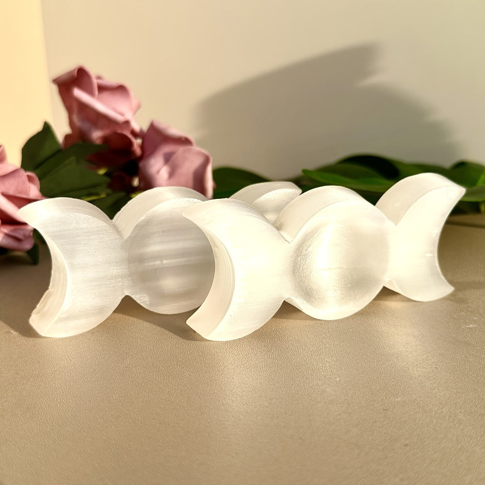 Natural Selenite Triple Charging Dish Crystal Charging Plate for Crystals and Stones, Quartz Crystal Cleansing Bowl Mineral Specimen Home Decor Crystal Gift for Meditation Reiki Energy Healing
