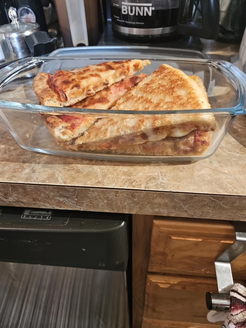 Glass Baking Dish with Lid, 1.9 Qt Rectangular Glass Loaf Pan with Handles, Oven & Microwave Safe Airtight Food Storage Container, Stackable Glass Bread Pan for Baking Bread Cakes, with Silicone Brush