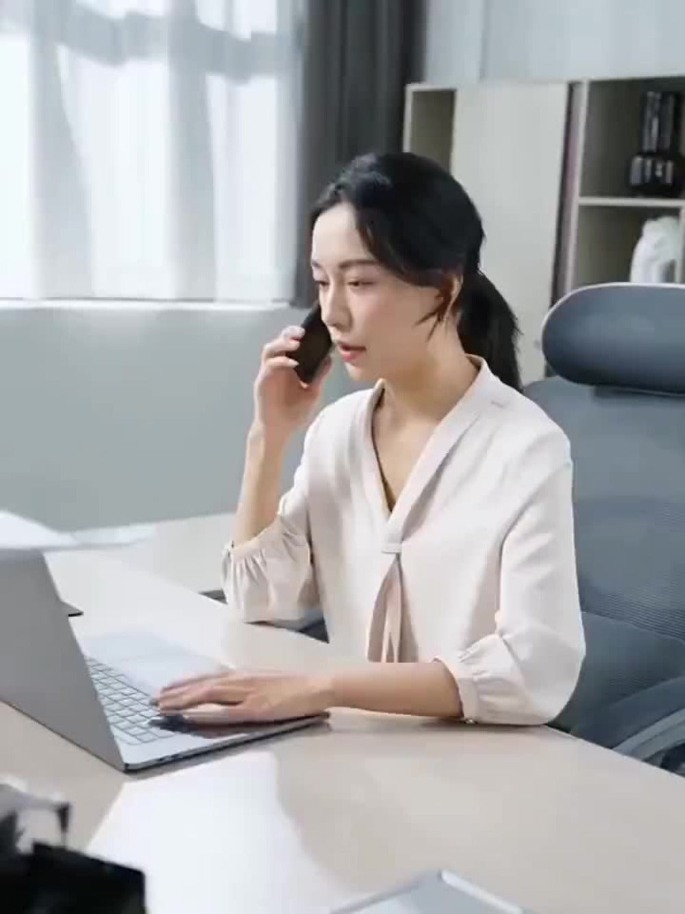 USB Rechargeable Vibration Massage Stick ¨C Portable Handheld Full Body Massager for Neck, Back, Legs & Waist Relaxation, Compact Electric Wand Massager for Home Office & Travel Use
