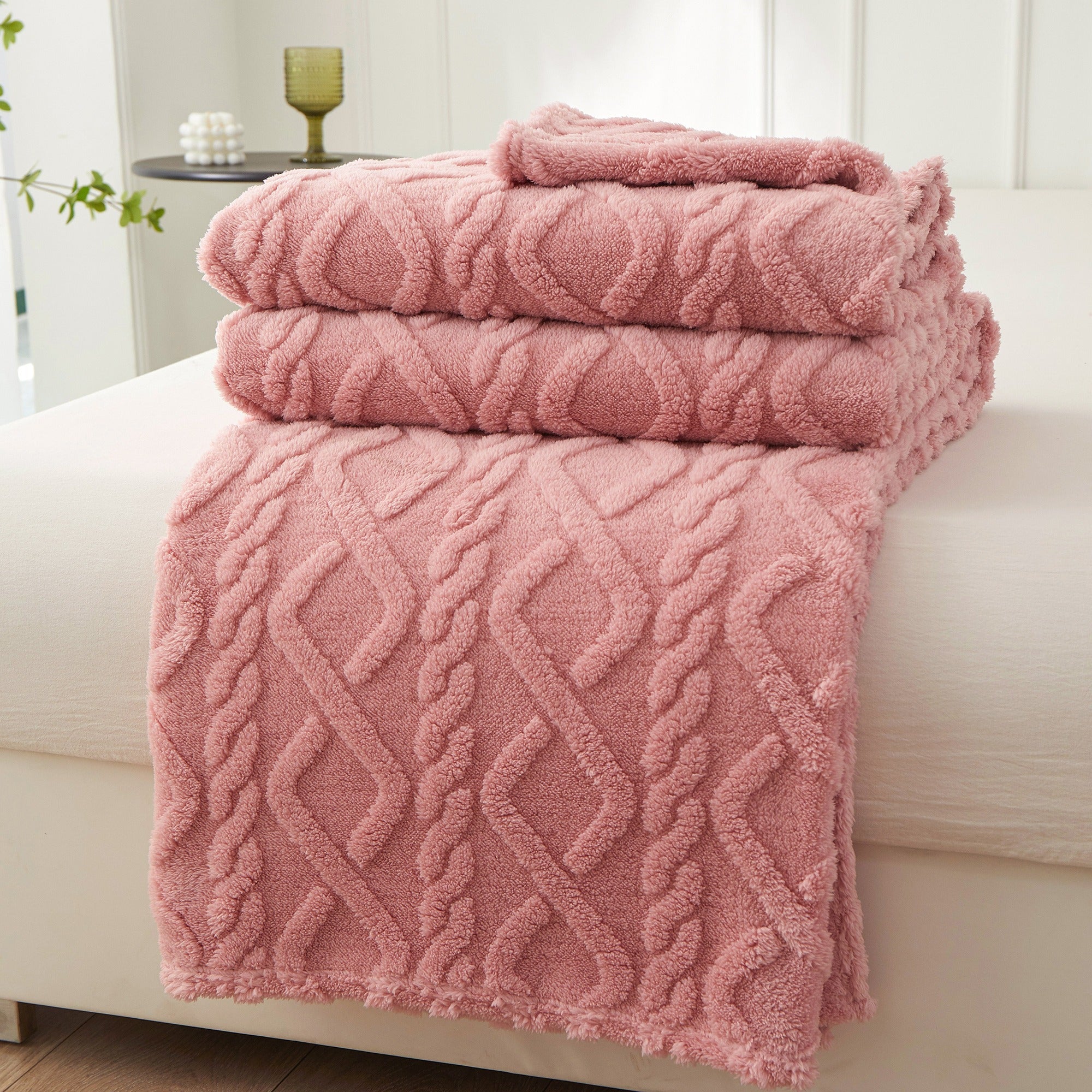 3D Plush Dense Weave Fleece Blanket ¨C Ultra-Soft Warm Throw for Bed, Couch, Travel & Outdoor, Air-Conditioning Friendly, 3 Colors, 2 Sizes