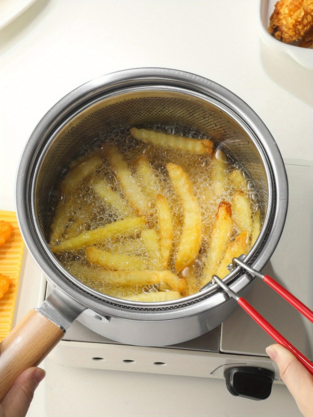 Stainless Steel Deep Fryer Pot Set with Frying Basket & Glass Lid, Non-Stick Multi-Function Cookware for Deep Frying, Noodles, Steaming & Ricotta, Induction & Gas Compatible