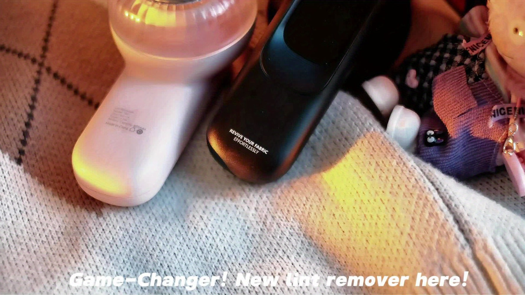 Fabric Shaver Lint Remover Rechargeable Electric Sweater Shaver with Digital Display 6-Leaf Blades 3-Speed Defuzzer Safety Lock Removes Fuzz Pills from Clothes Furniture Sofa Blanket Black