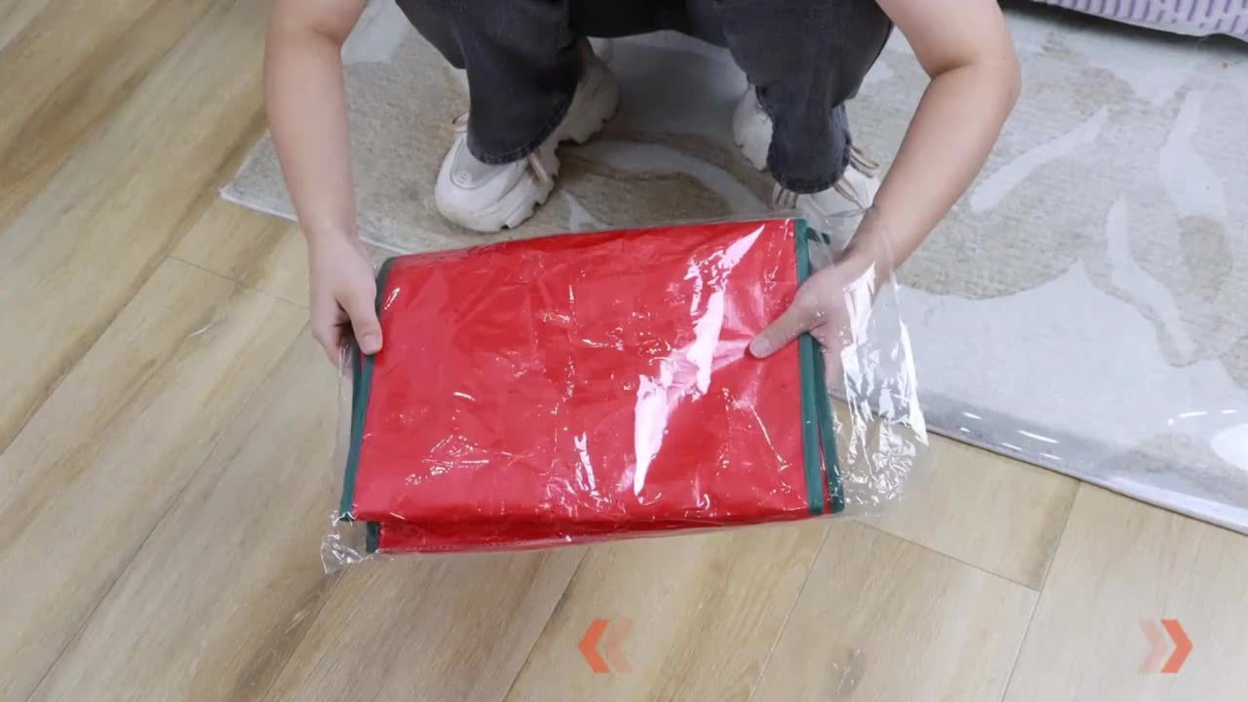 40-Inch Waterproof Holiday Storage Bag - Large Underbed Organizer with Zipper, Interior Pockets & Dustproof Cover for Christmas Decorations, Gift Wrap & Seasonal Items
