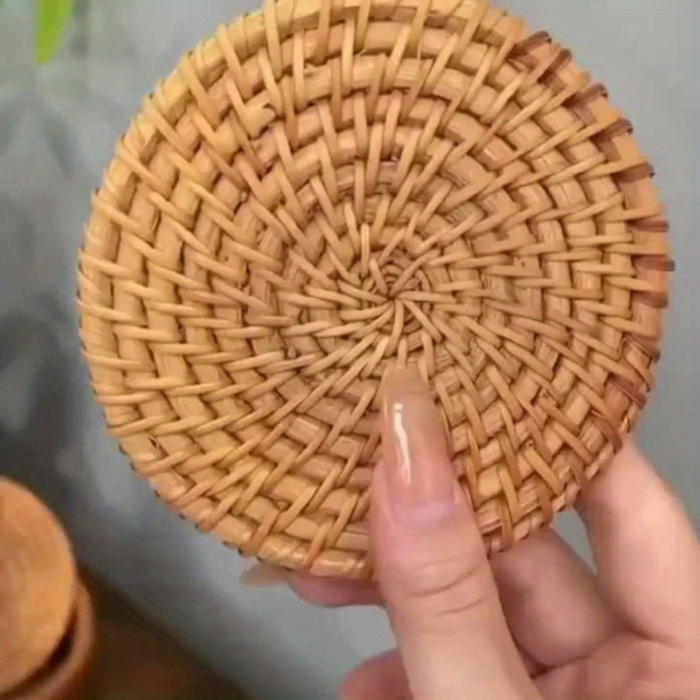 Rattan Woven Coasters Set of 6 Handcrafted Heat-Resistant Non-Slip Drink Mats Boho Table Decor for Kitchen Dining Room Coffee Table Tabletop Protection Holiday Gift