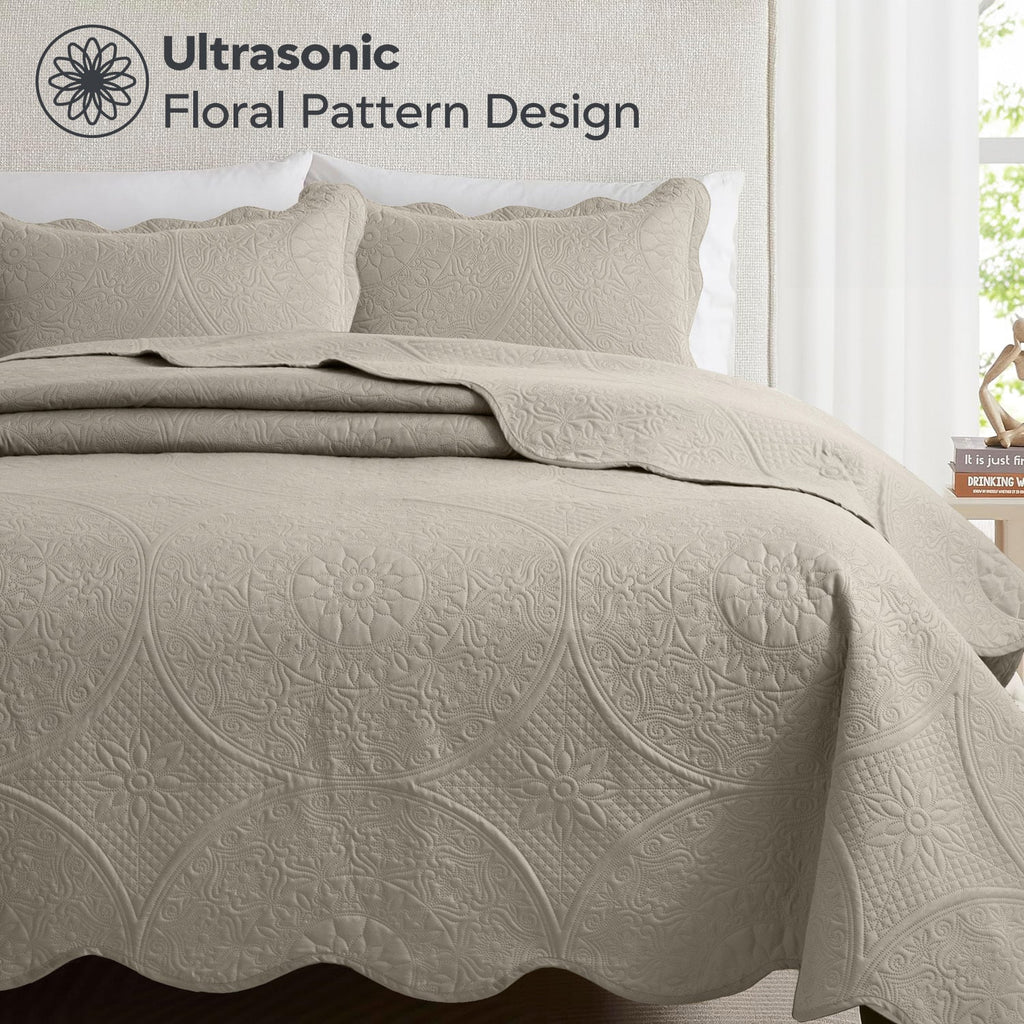 Quilted Bedspread Set 3 Piece ¨C Soft Floral Coverlet with Pillow Shams, Lightweight Breathable Quilt for Bedroom & Guest Room, All Season Bed Cover