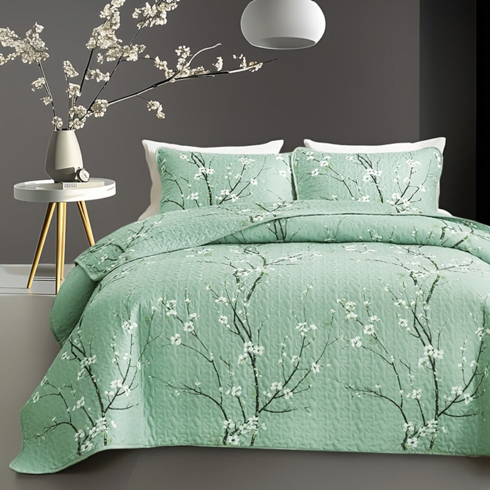 Plum Blossom Quilted Bedspread Set Machine Washable Soft Breathable Hypoallergenic Comforter with Pillowcases Twin Full Queen King Size Floral Bed Cover Bedding Set