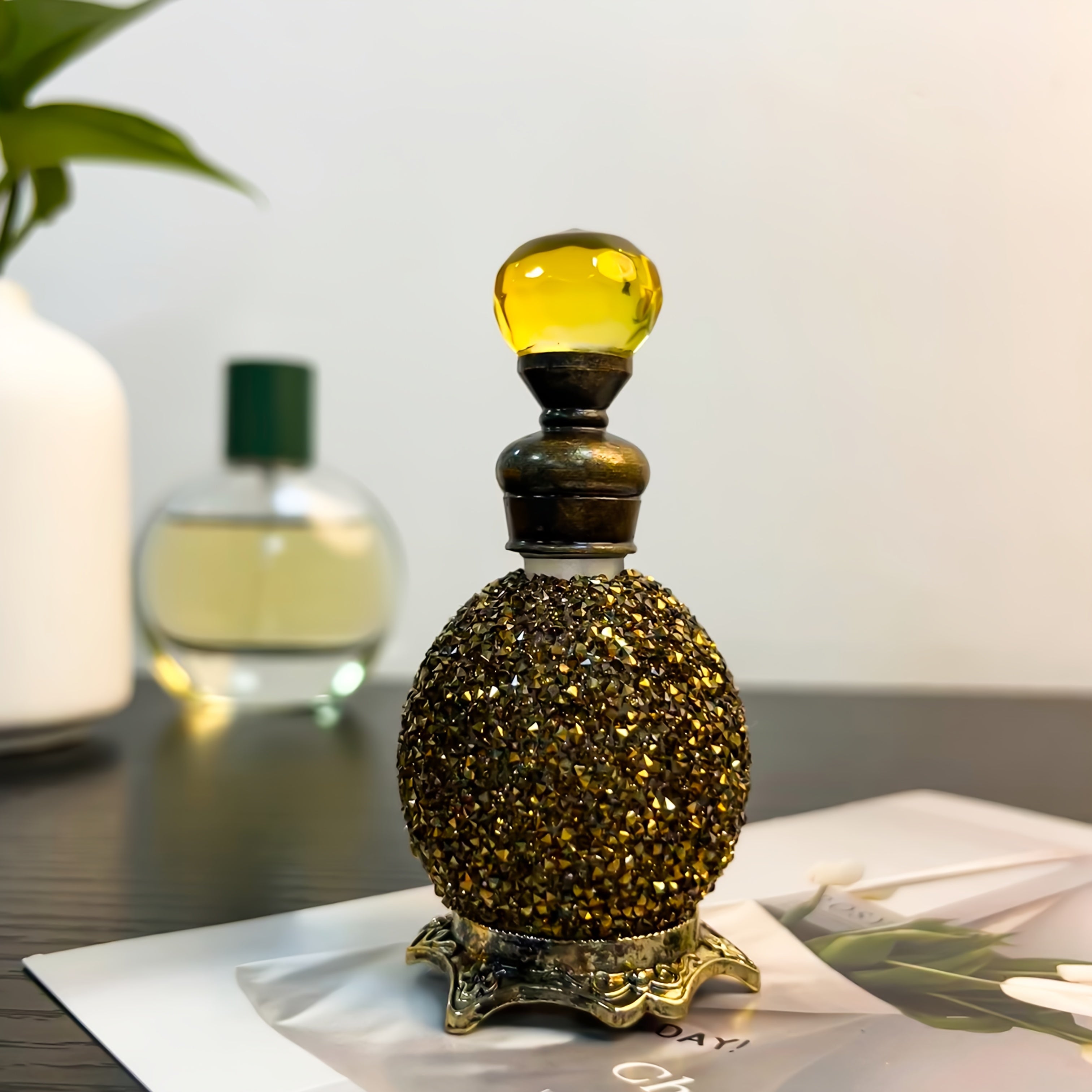 Perfume Bottle Refillable Atomizer 0.51oz, Vintage Imitation Crystal Arabic Style Empty Essential Oil Spray Bottle, Portable Travel Perfume Decanter for Dressing Table Home Decoration Gift