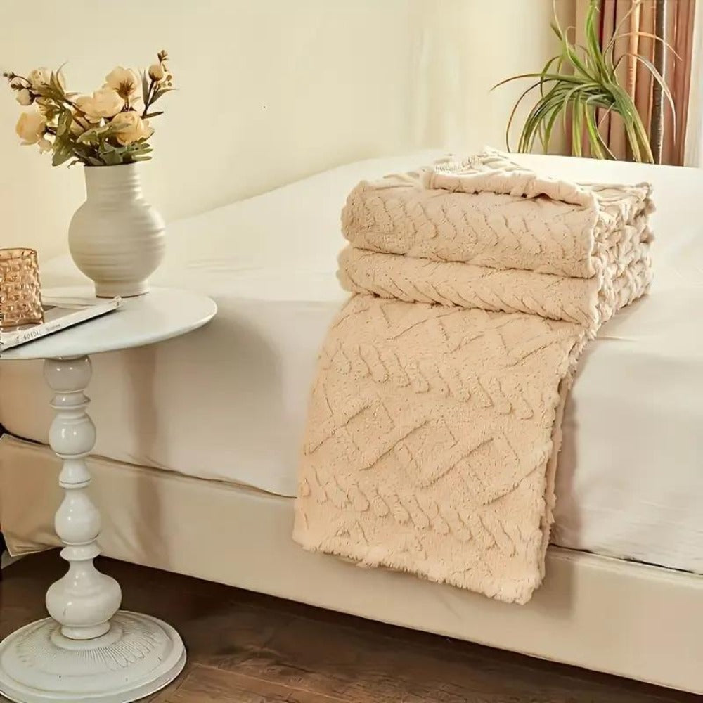 3D Plush Dense Weave Fleece Blanket ¨C Ultra-Soft Warm Throw for Bed, Couch, Travel & Outdoor, Air-Conditioning Friendly, 3 Colors, 2 Sizes