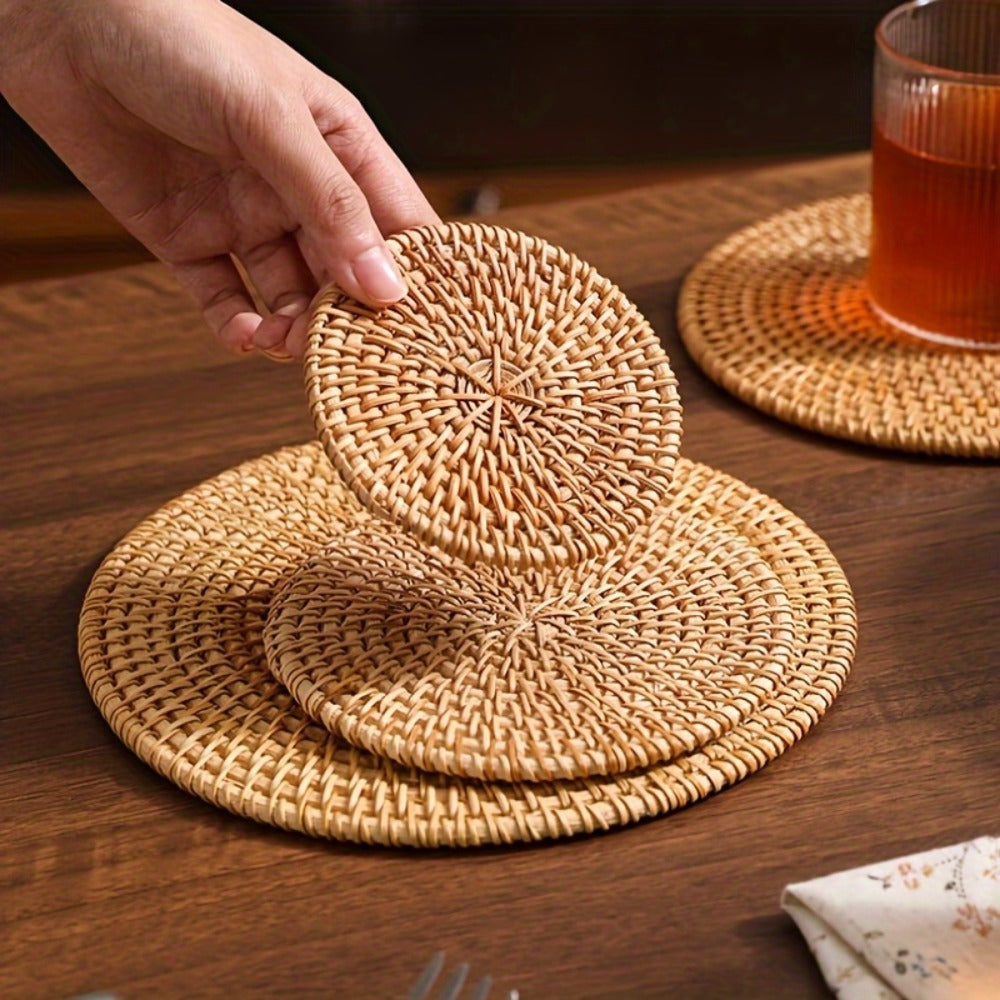 Rattan Woven Coasters Set of 6 Handcrafted Heat-Resistant Non-Slip Drink Mats Boho Table Decor for Kitchen Dining Room Coffee Table Tabletop Protection Holiday Gift