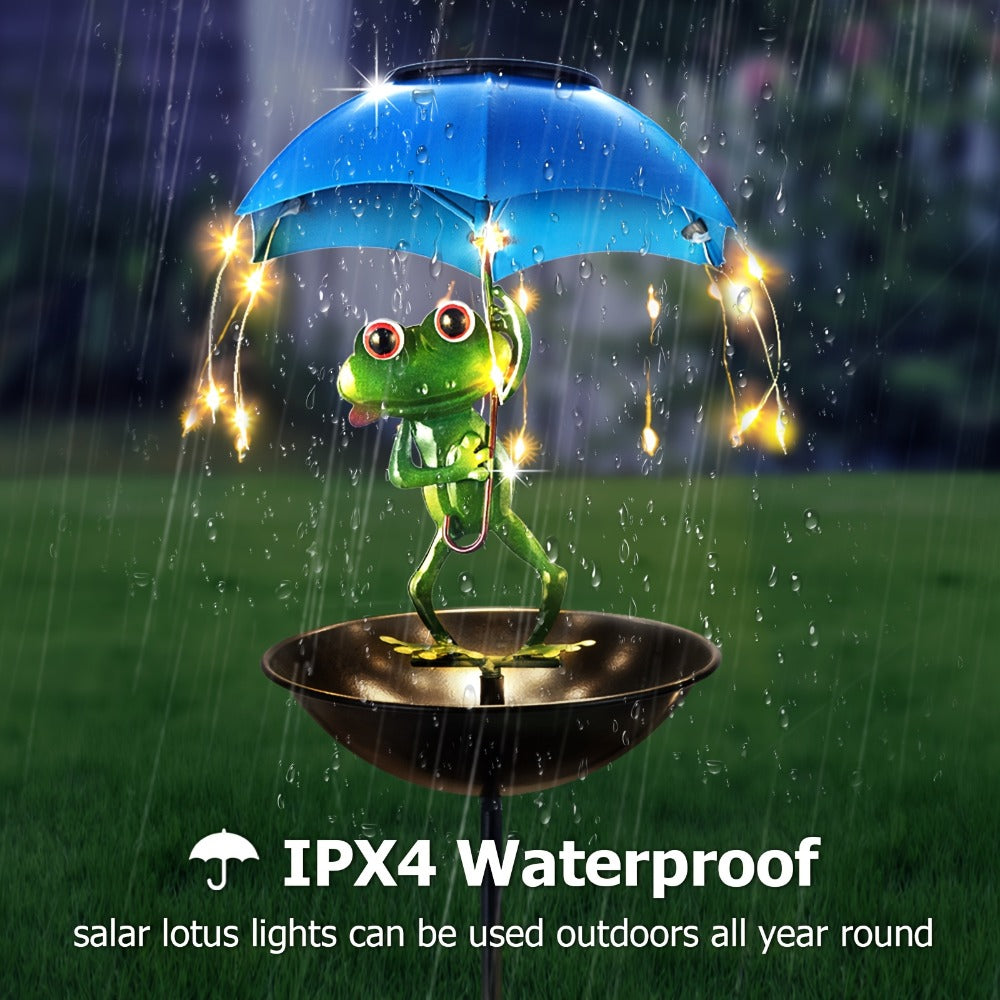 Solar Garden Decor Frog with Umbrella LED Light ¨C Iron Frog Outdoor Statue with Solar Powered LED | Bird Feeder Garden Ornament for Patio, Lawn, Pathway & Deck | Unique Valentine Gift Yard Decoration
