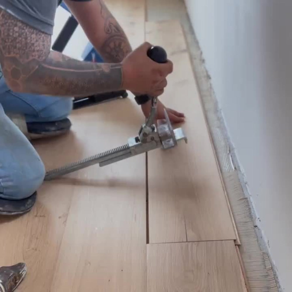 Hardwood Flooring Jack & Positioning Tool for Installing & Straightening Hardwood Floors ¨C Professional Floor Installation Tool for Tongue & Groove, Laminate & Engineered Wood Flooring