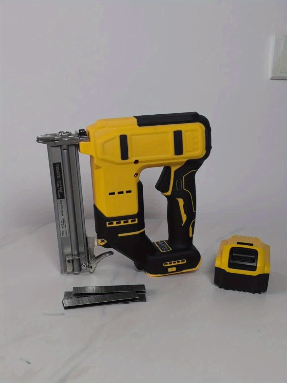 Cordless Brad Nailer and Stapler 2-in-1 Compatible with DEWALT 20V MAX Battery, Brushless Motor, Heavy-Duty Safety Lock, Fires 1-3/16¡± Nails & 7/8¡± Staples for Flooring Trim Woodworking (Tool Only)