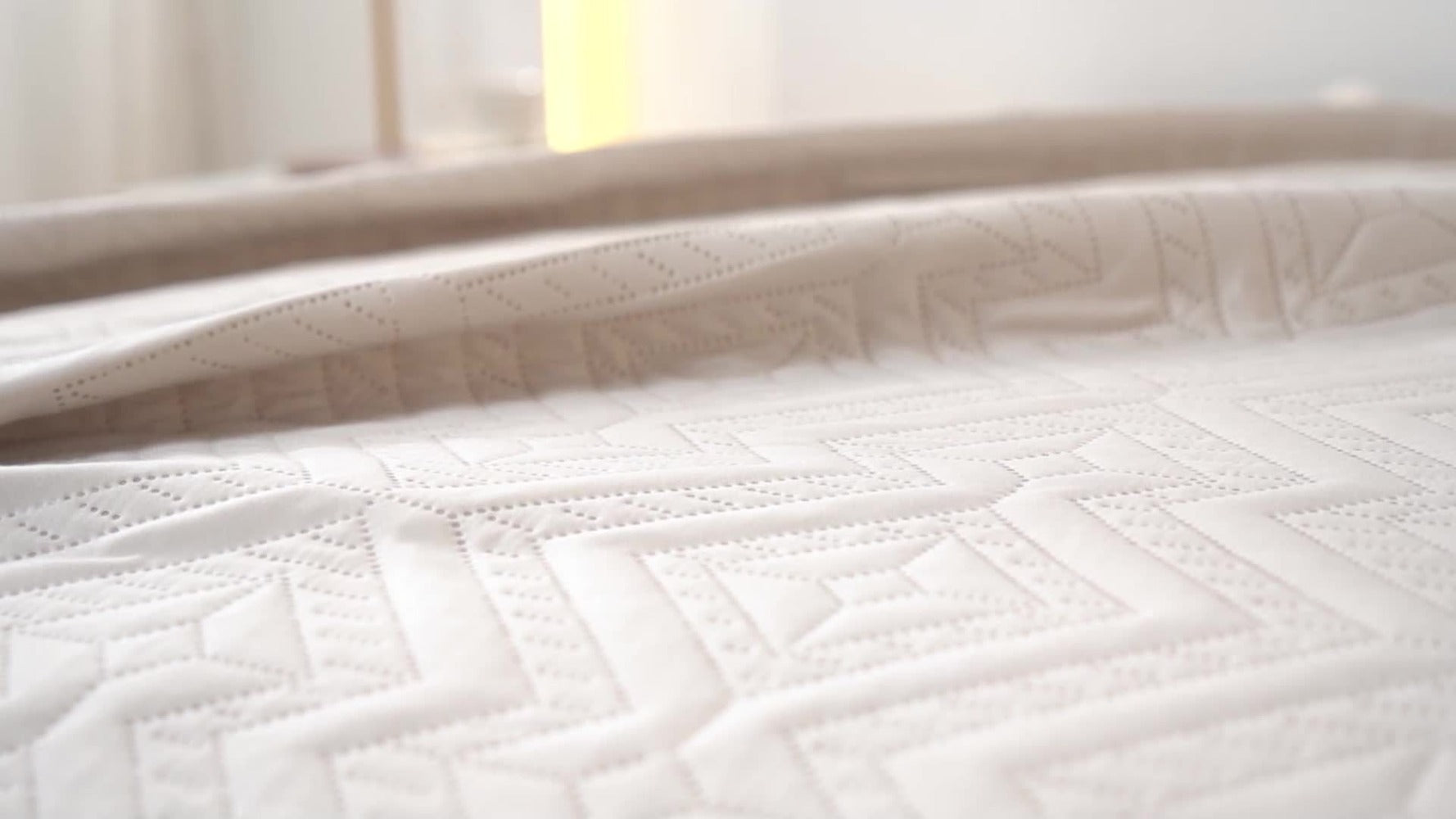 Bedspread Set 3 Piece Striped Rhombus Pattern Soft Breathable Bed Cover with 2 Pillowcases Lightweight Comforter Alternative Bedding Set for Bedroom Dorm Room