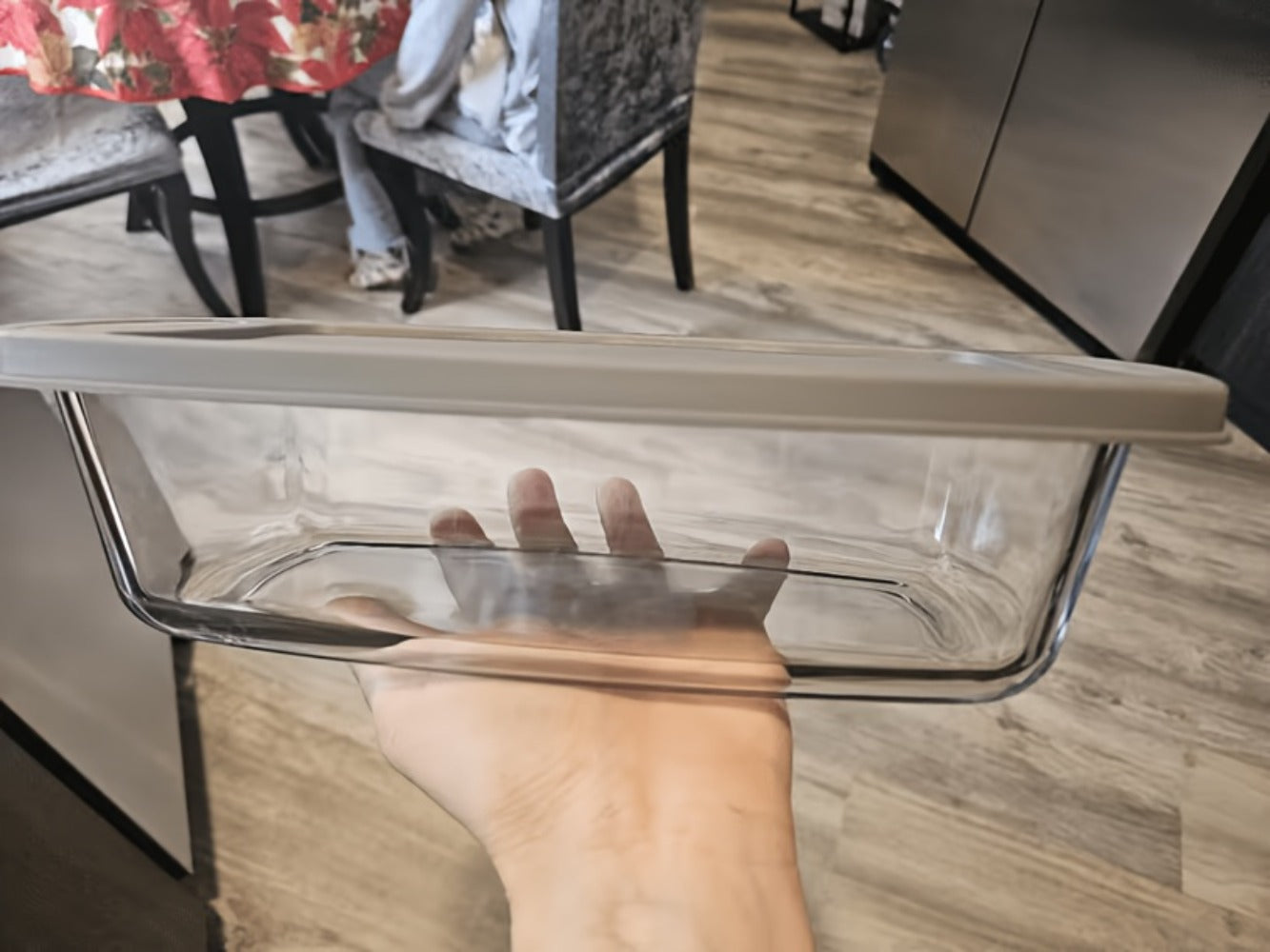 Glass Baking Dish with Lid, 1.9 Qt Rectangular Glass Loaf Pan with Handles, Oven & Microwave Safe Airtight Food Storage Container, Stackable Glass Bread Pan for Baking Bread Cakes, with Silicone Brush