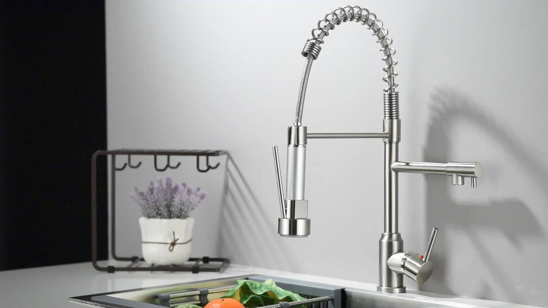 Kitchen Faucet with Pull Down Sprayer Single Handle Single Hole High Arc Spring Commercial Sink Faucet ¨C 360¡ã Swivel Splash-Proof Nozzle, Matte Black Chrome Brushed Nickel, Modern Monobloc Mixer Tap