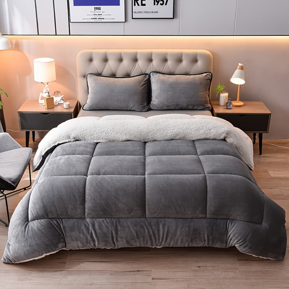 Reversible Milk Velvet Comforter Soft Quilted Blanket 100% Polyester Plush Fleece Bedding All Season Machine Washable for Home Hotel Queen King Size Light Grey Dark Gray