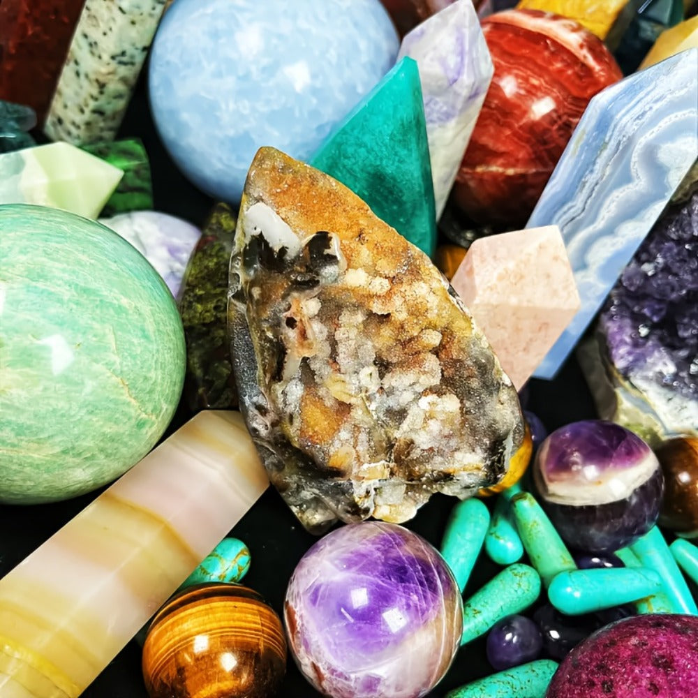 Crystal Gemstone Box Set 1LB ¨C Bohemian Natural Raw Healing Stones Assorted Shapes Colorful Lucky Crystals Gift Set for Women