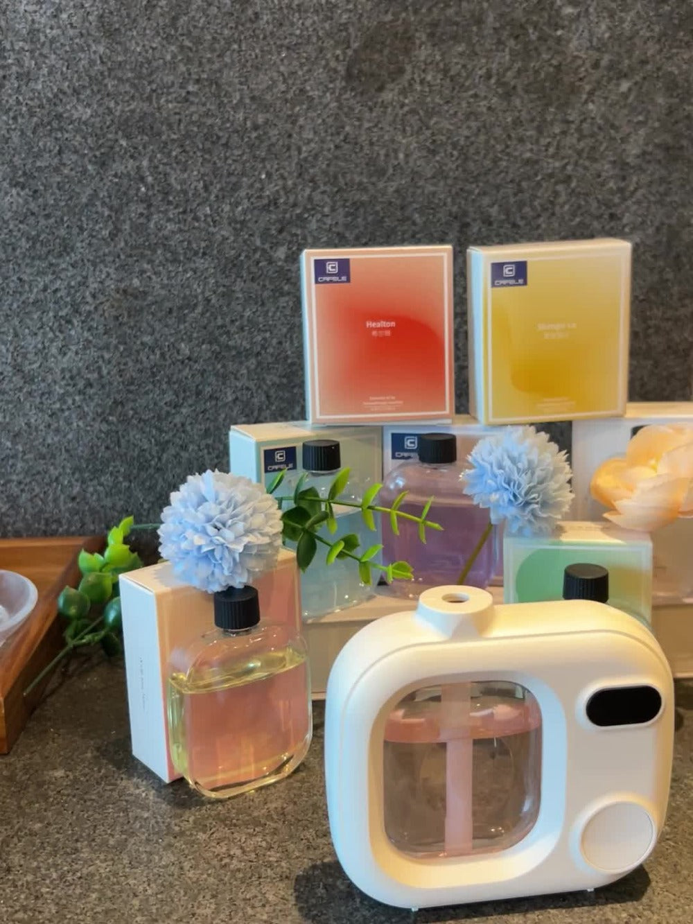 Essential Oil Diffuser Waterless Hanging Diffuser 5 Spray Modes 500mAh Rechargeable with Essential Oil Sets for Bedroom Office Hotel Kitchen Bathroom Desk Decor Aromatherapy Gift