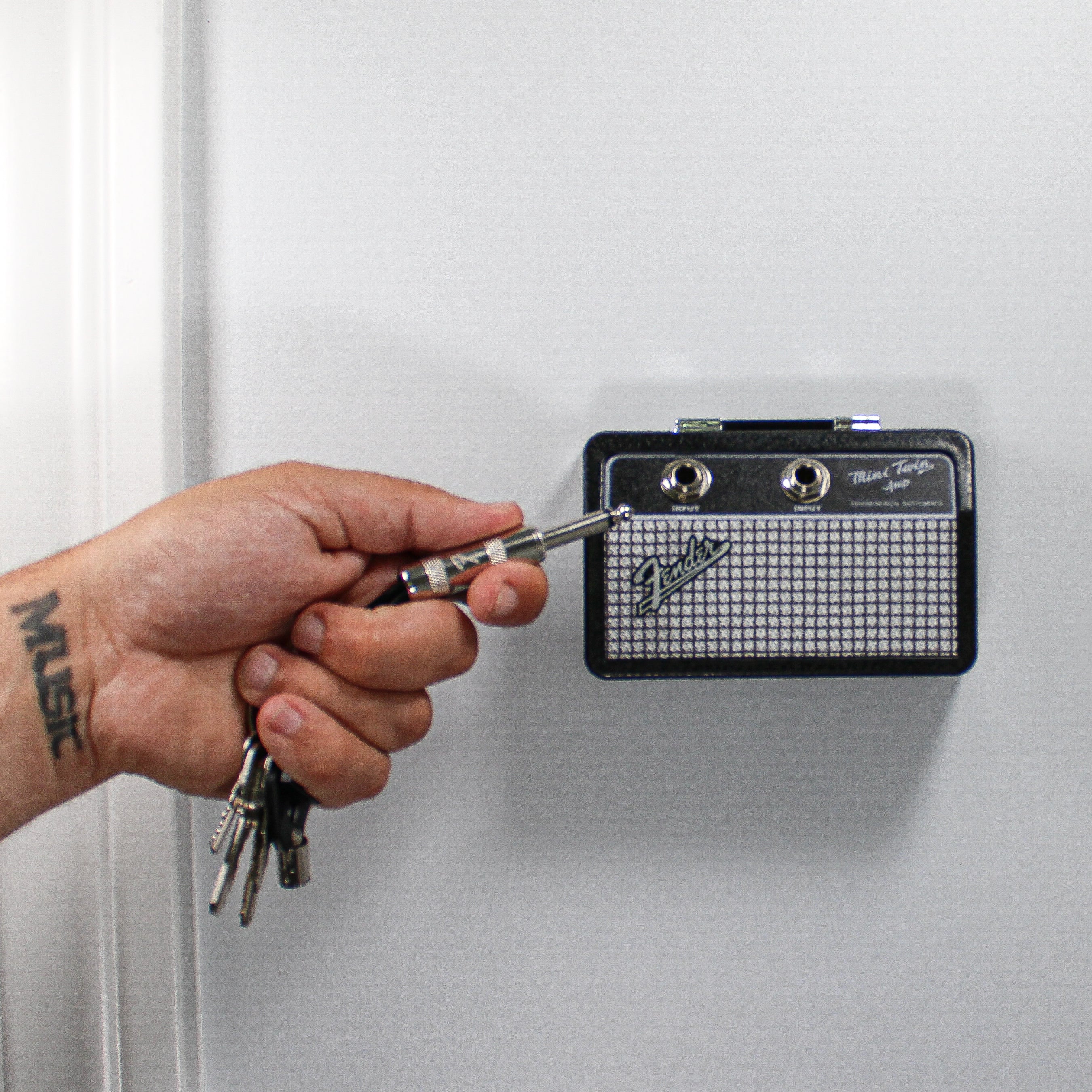 Fender Jack Rack Mini Guitar Amp Key Holder by Pluginz Licensed Wall Mount Keychain Rack with 2 Guitar Plug Keychains Real Amp Grill Cloth Brushed Metal Logo Rockstar Gift for Guitarists Musicians