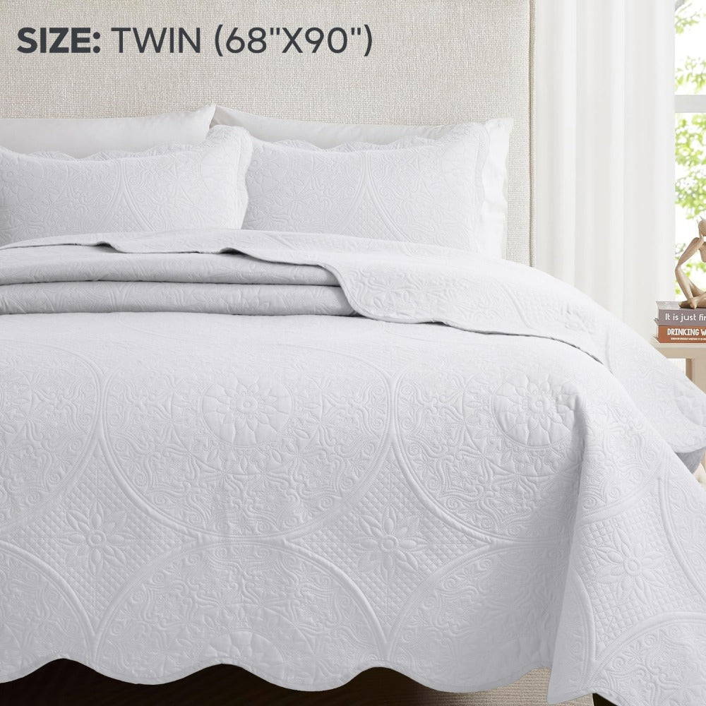 Quilted Bedspread Set 3 Piece ¨C Soft Floral Coverlet with Pillow Shams, Lightweight Breathable Quilt for Bedroom & Guest Room, All Season Bed Cover