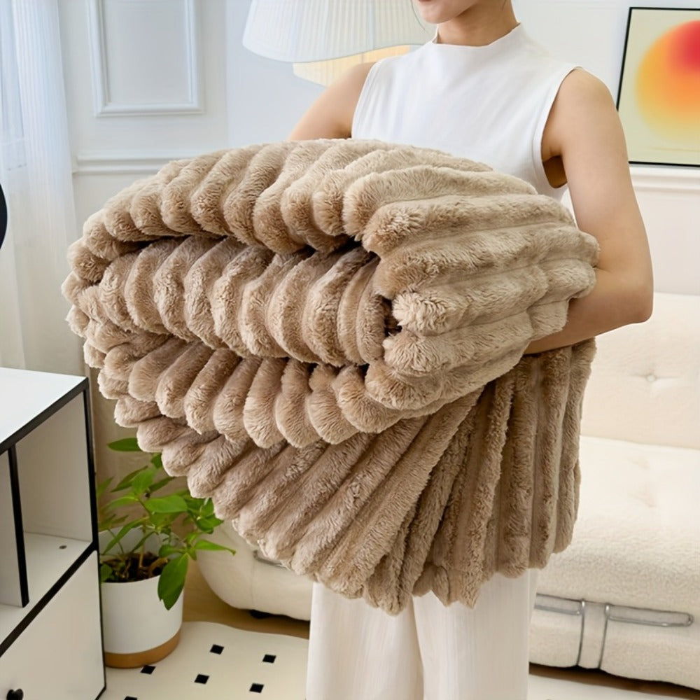 500gsm Heavy Plush Blanket ¨C Ultra Thick Soft Warm Fluffy Blanket for Bed, Sofa & Travel, Baby to Double Size, 5 Colors