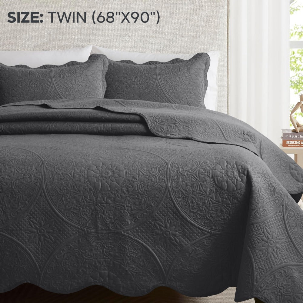Quilted Bedspread Set 3 Piece ¨C Soft Floral Coverlet with Pillow Shams, Lightweight Breathable Quilt for Bedroom & Guest Room, All Season Bed Cover