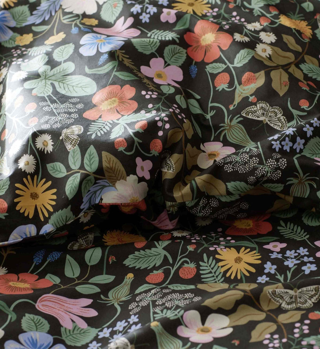 Percale Comforter - Strawberry Fields Black