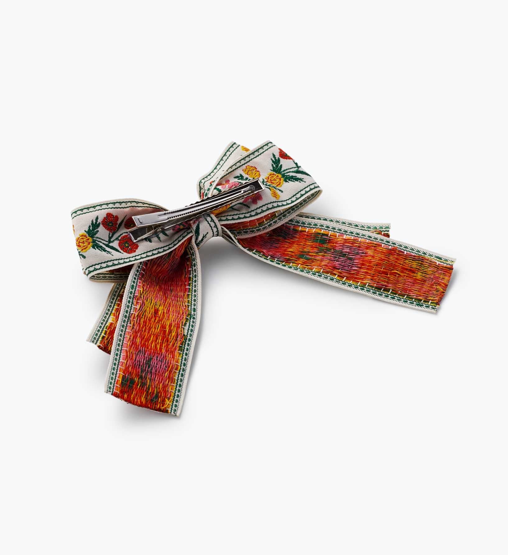 Bow Clip - Garden Study