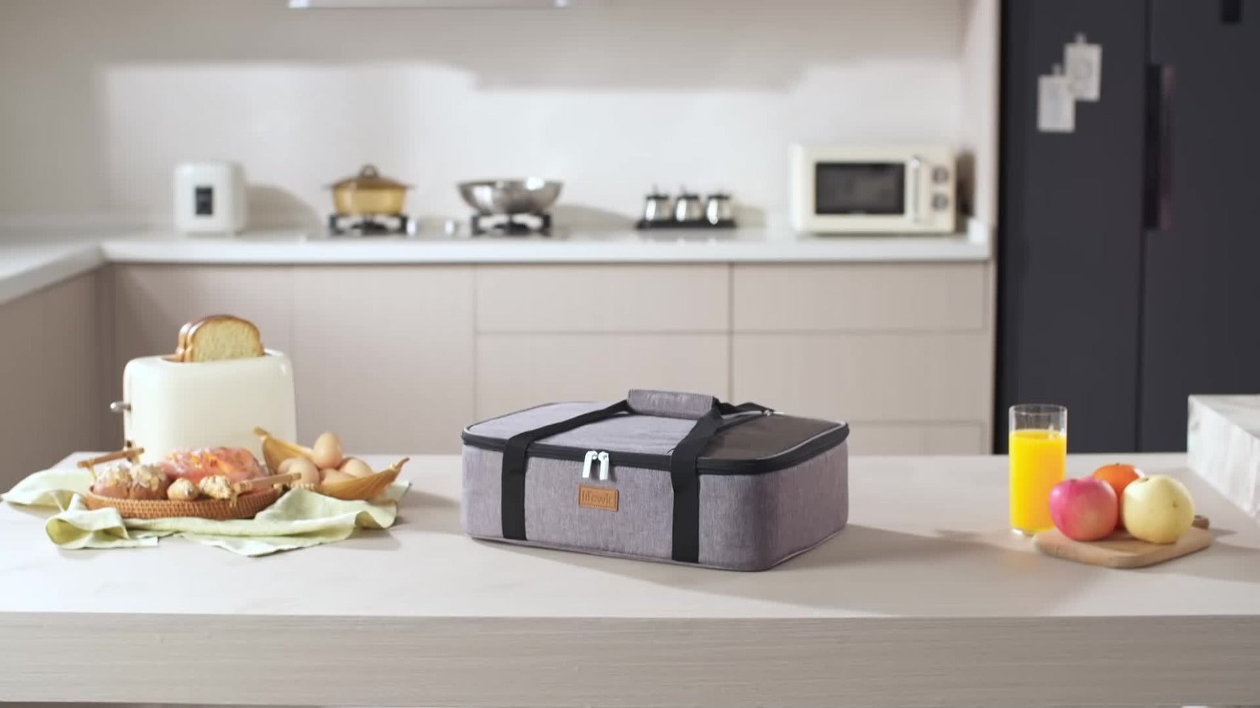 Insulated Casserole Carrier for Hot or Cold Food - Casserole Dish Carrying Case with Leak Proof Aluminum Foil Lining Fits 9x13 Baking Dish, Portable Food Warmer Bag for Potluck Picnic Cookout and Party, Single or Double Decker in 5 Colors