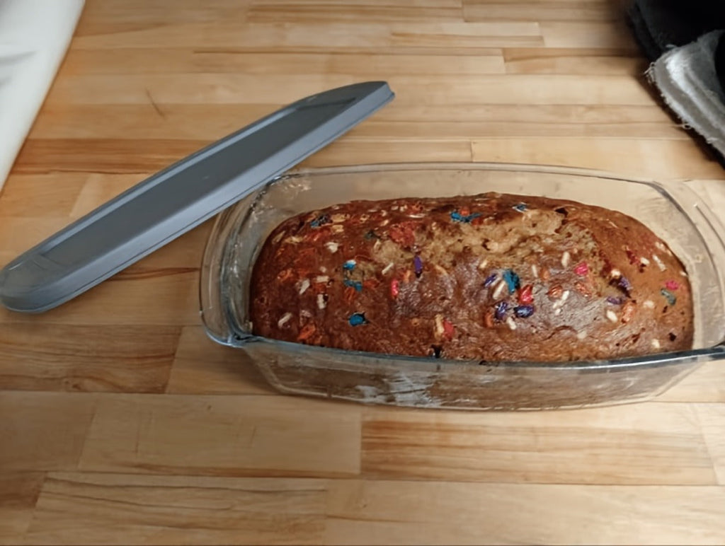 Glass Baking Dish with Lid, 1.9 Qt Rectangular Glass Loaf Pan with Handles, Oven & Microwave Safe Airtight Food Storage Container, Stackable Glass Bread Pan for Baking Bread Cakes, with Silicone Brush