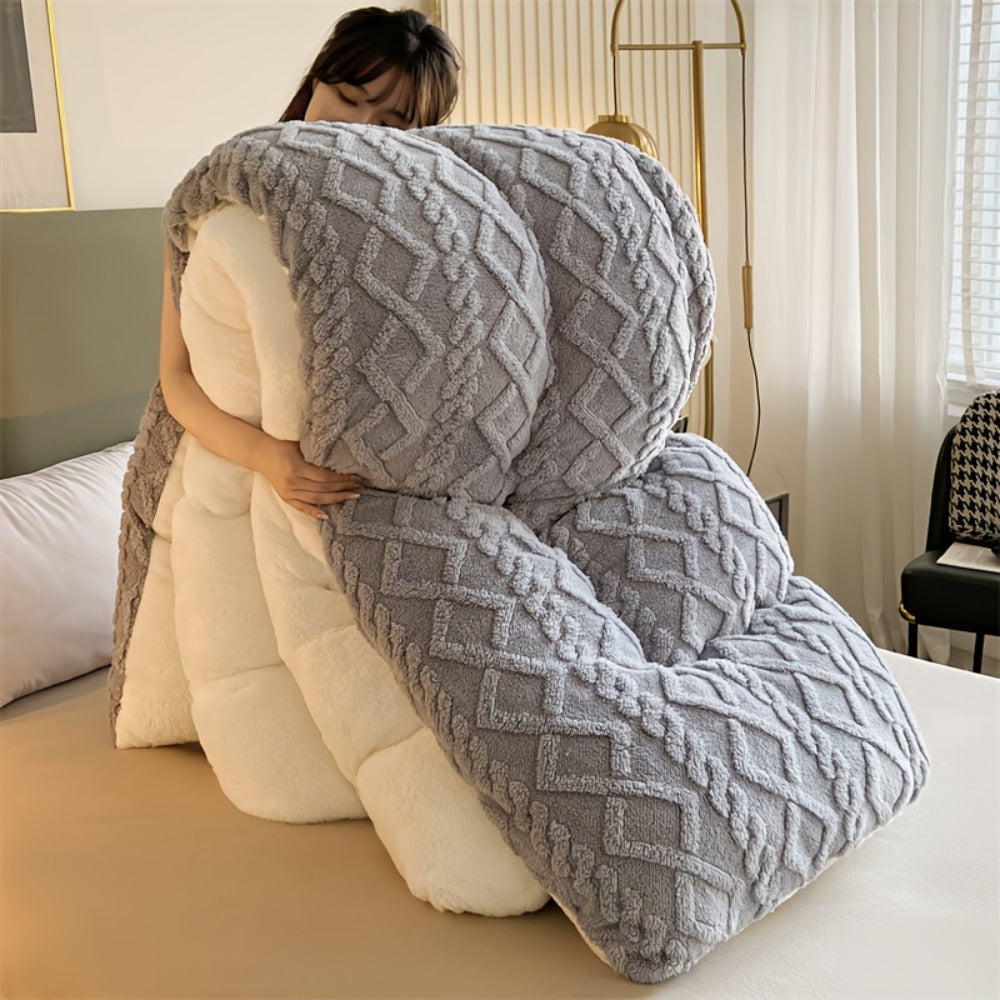 Plush Thick Comforter Blanket ¨C Premium Warm Winter Duvet with 100% Microfiber Fill, Soft Fluffy Bedding for Bedroom & Hotel, Machine Washable (Twin, Full, Queen ¨C Grey & Blue, Excludes Pillowcase)