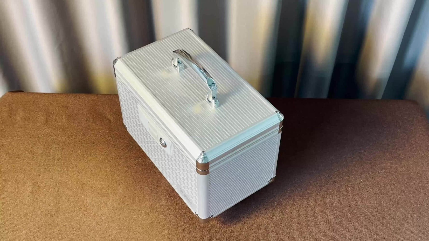 Locking Medicine Storage Box Aluminum Alloy with Key Lock & Handle ¨C High-Capacity Family Medicine Organizer, First Aid Lockbox for Home, Travel & Office, Small & Medium