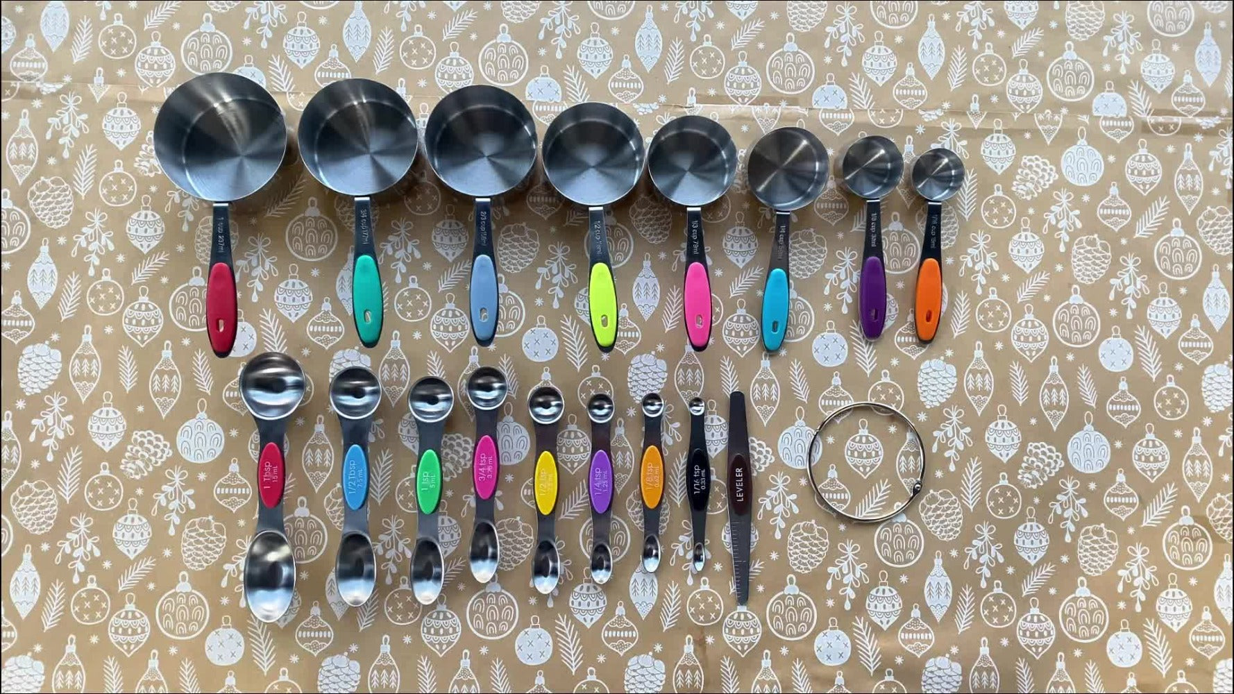 Stainless Steel Measuring Cups and Spoons Set 17 Piece - 8 Measuring Cups, 8 Double-Sided Spoons & 1 Leveler for Baking, Cooking & Kitchen Use, Perfect Holiday Gift