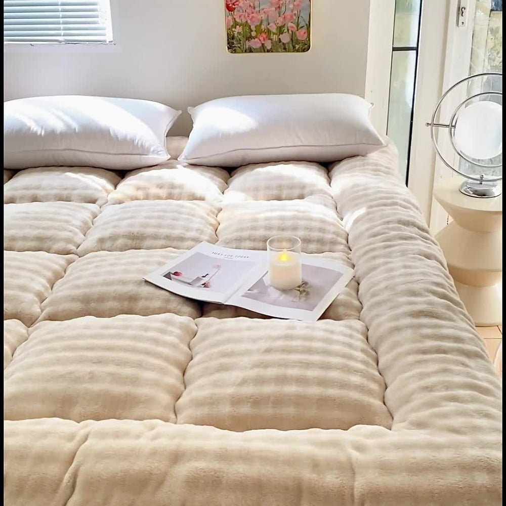 Quilted Mattress Topper Fluffy Flannel Bubble ¨C Breathable Fiber Fill Foldable Sleeping Pad 2.36¨C3.15¡± Thick for Twin Full Queen King Bed