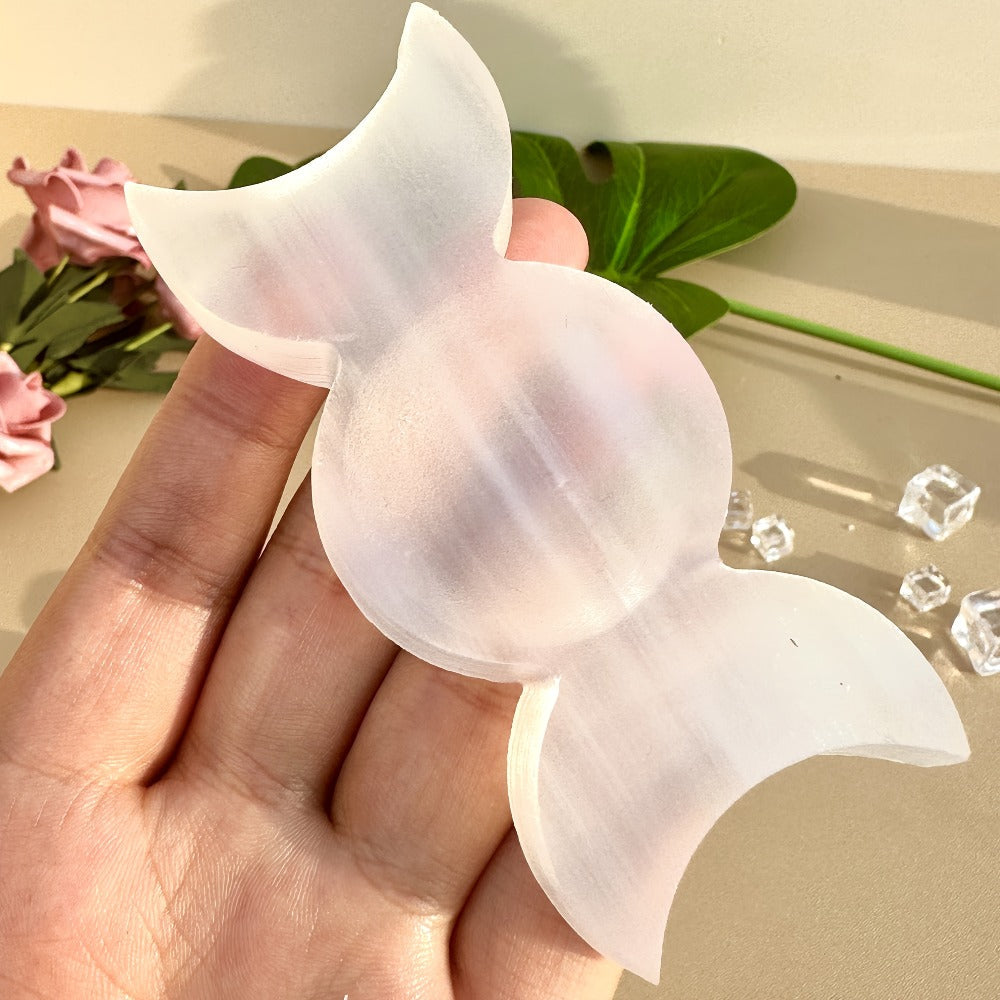 Natural Selenite Triple Charging Dish Crystal Charging Plate for Crystals and Stones, Quartz Crystal Cleansing Bowl Mineral Specimen Home Decor Crystal Gift for Meditation Reiki Energy Healing
