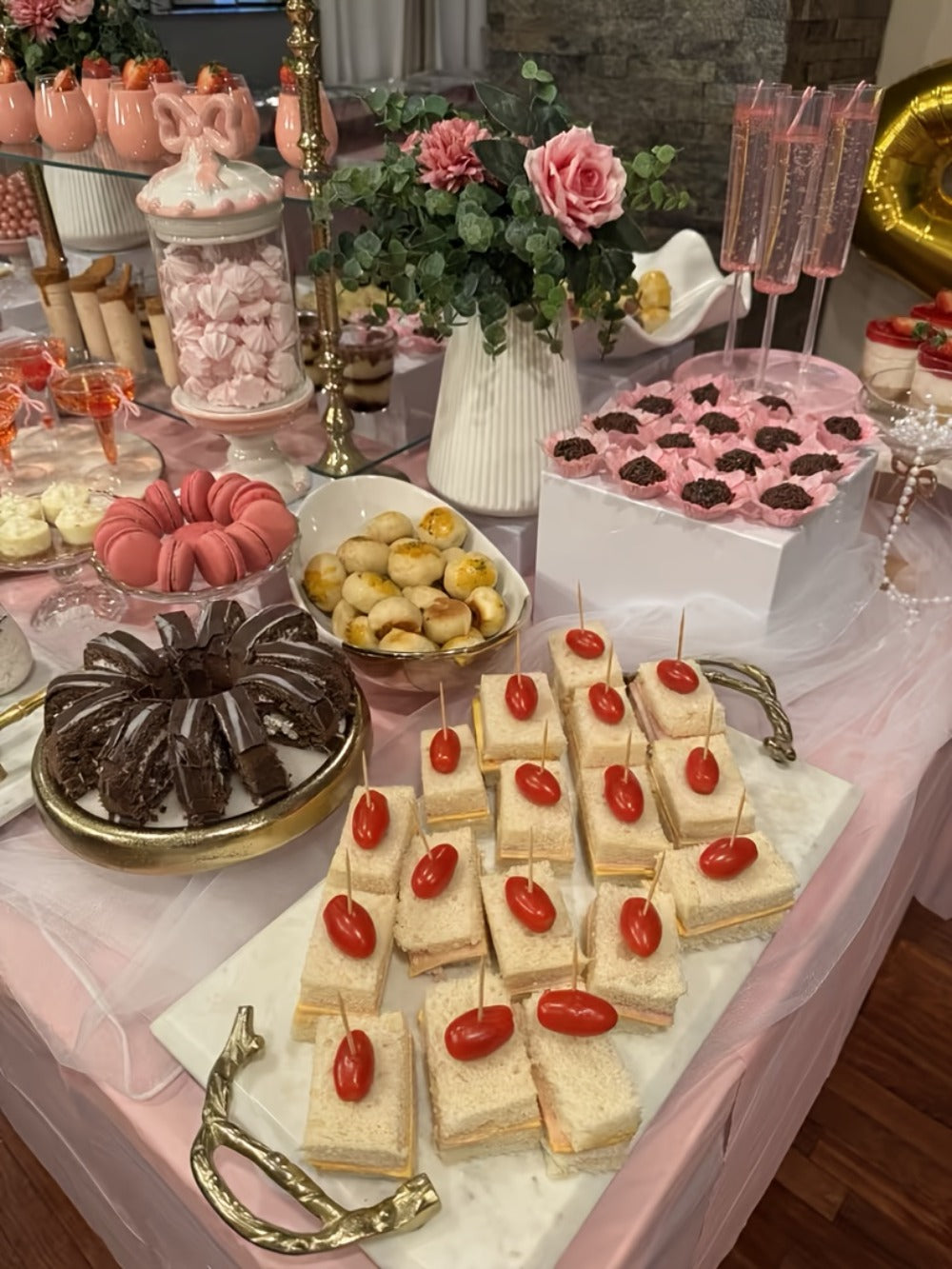 Display Stands 6pcs Five-Sided Square Buffet Risers - White Transparent Dessert Cake Display Storage Rack for Party Wedding Catering Retail Boutique Gallery Home Decor