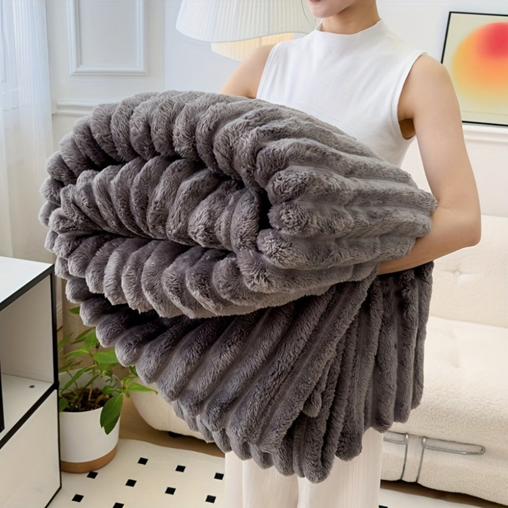 500gsm Heavy Plush Blanket ¨C Ultra Thick Soft Warm Fluffy Blanket for Bed, Sofa & Travel, Baby to Double Size, 5 Colors