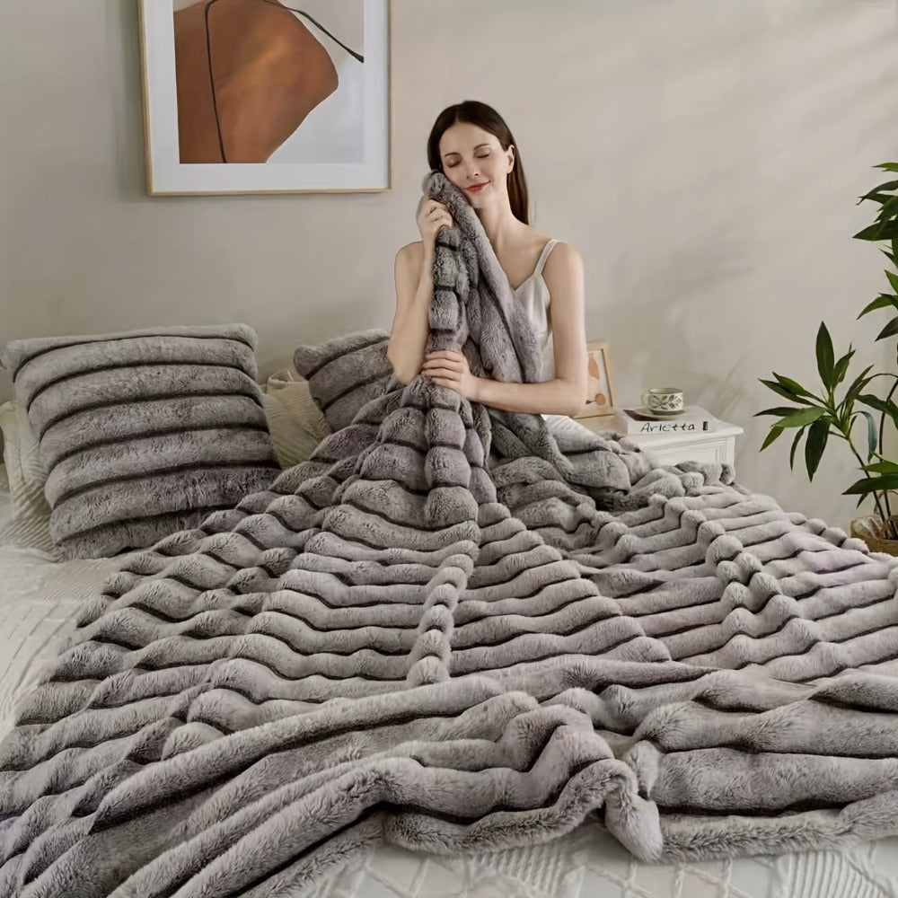 Double-Layer Faux Rabbit Fleece Blanket ¨C 450-500gsm Thickened Soft Warm Throw for Bed, Couch & Travel, All Season, 3 Colors, 5 Sizes