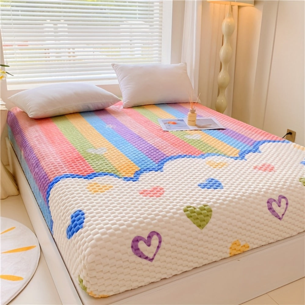 Milk Velvet Fitted Bed Sheet with Heart Carved Design ¨C Soft Mattress Protective Cover, Fully Enclosed Dust Cover, Machine Washable Bedding for Bedroom, Guest Room & Hotel ¨C Twin Full Queen King