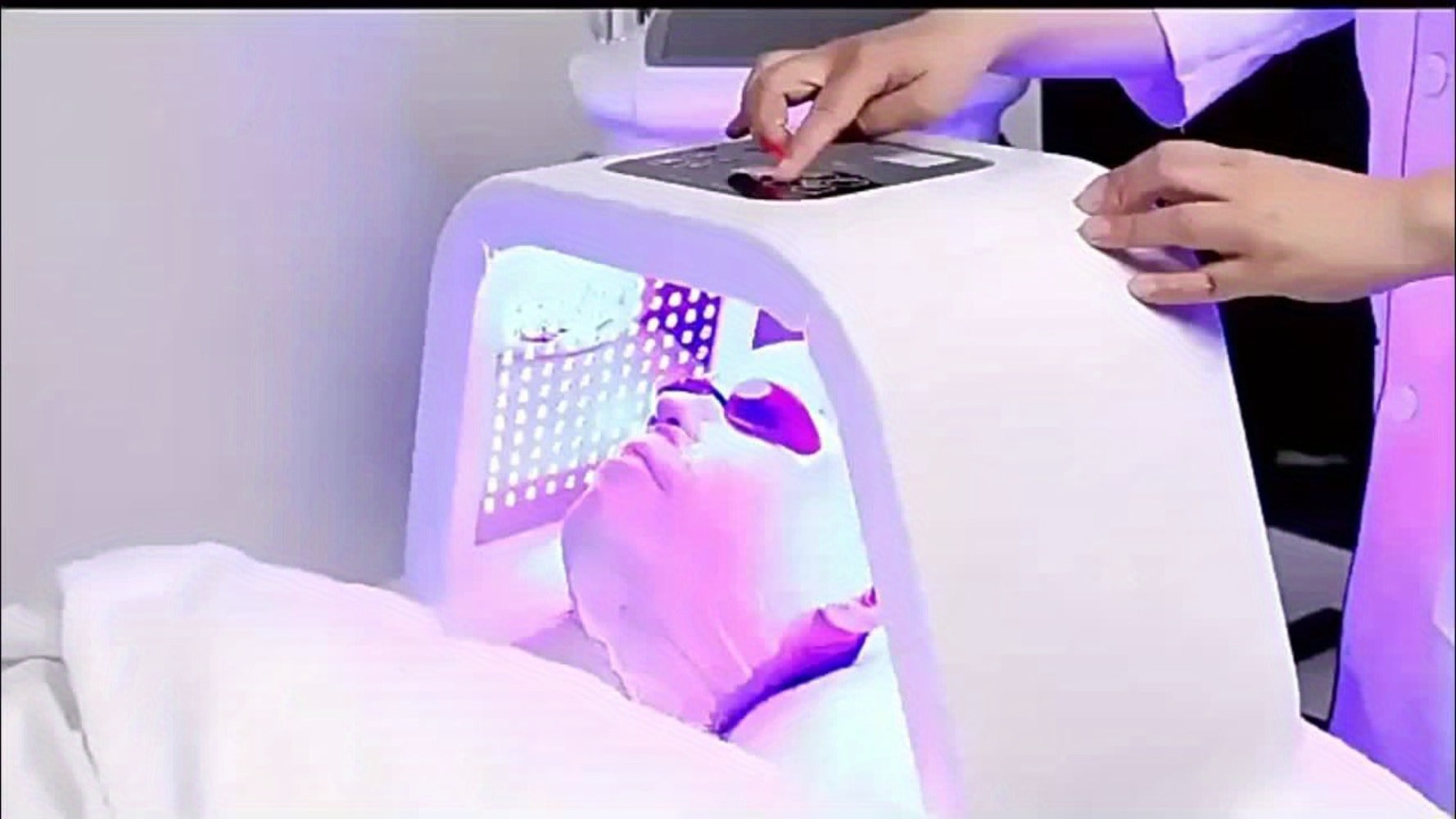 7 Color LED Skin Care Device Photon Therapy Spectrometer Anti-Aging Wrinkle Acne Treatment Face Rejuvenation Home SPA Beauty Tool Gift for Women Mom Girlfriend