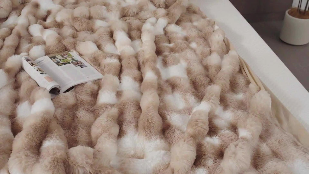 Faux Rabbit Fur Fluffy Blanket ¨C Thick Warm Soft Plush Throw for Bed & Living Room, Luxury Furry Blanket, 8 Colors, 4 Sizes