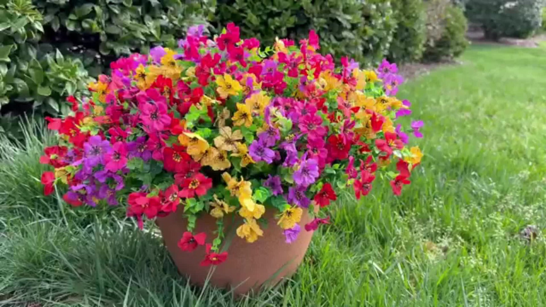 Artificial Daisy Flowers Outdoor UV Resistant Faux Flowers Bundles for Garden Porch Patio Spring Summer Decoration Realistic Colorful Fake Flower Arrangements